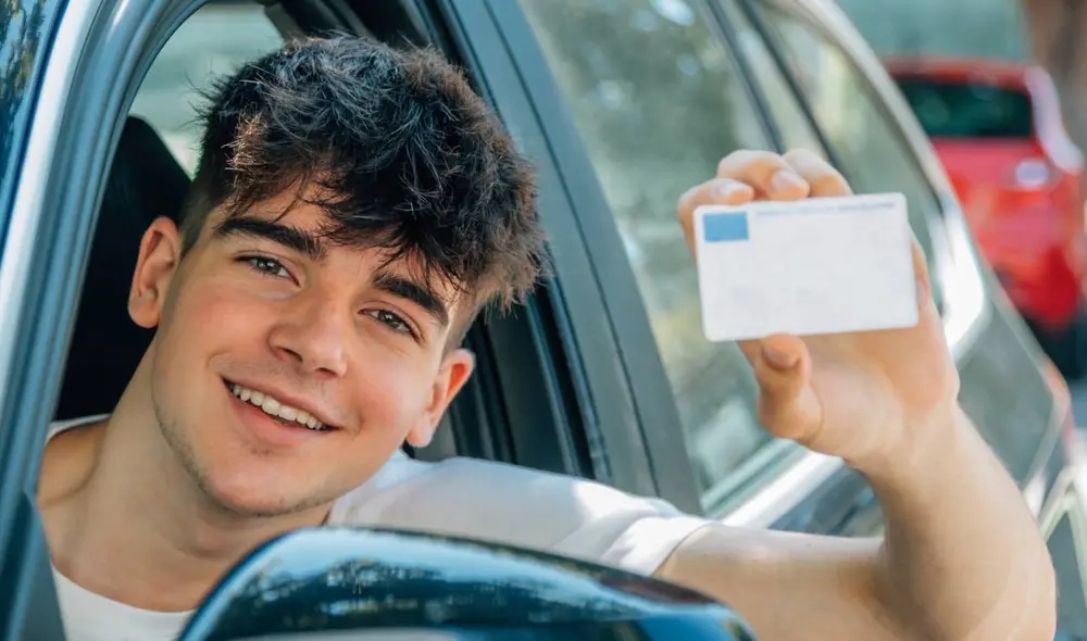 DMV revela la edad mínima para obtener licencia de conducir AB 60 en California. Foto: CNN