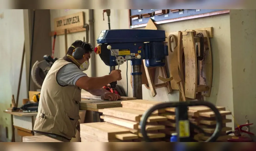 En el sector madera se perdieron más de 3.000 empleos. En el sector madera se perdieron más de 3.000 empleos.