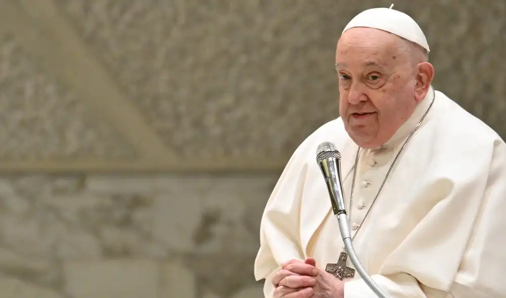 Los médicos mantienen el pronóstico del papa Francisco en reserva. Foto: AFP