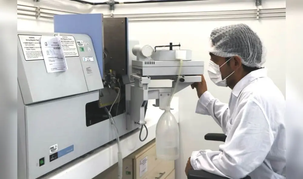 Laboratorio. Expertos del INS alistan los protocolos finales para iniciar nueva estrategia que se aplicará primero en Lima. Laboratorio. Expertos del INS alistan los protocolos finales para iniciar nueva estrategia que se aplicará primero en Lima.