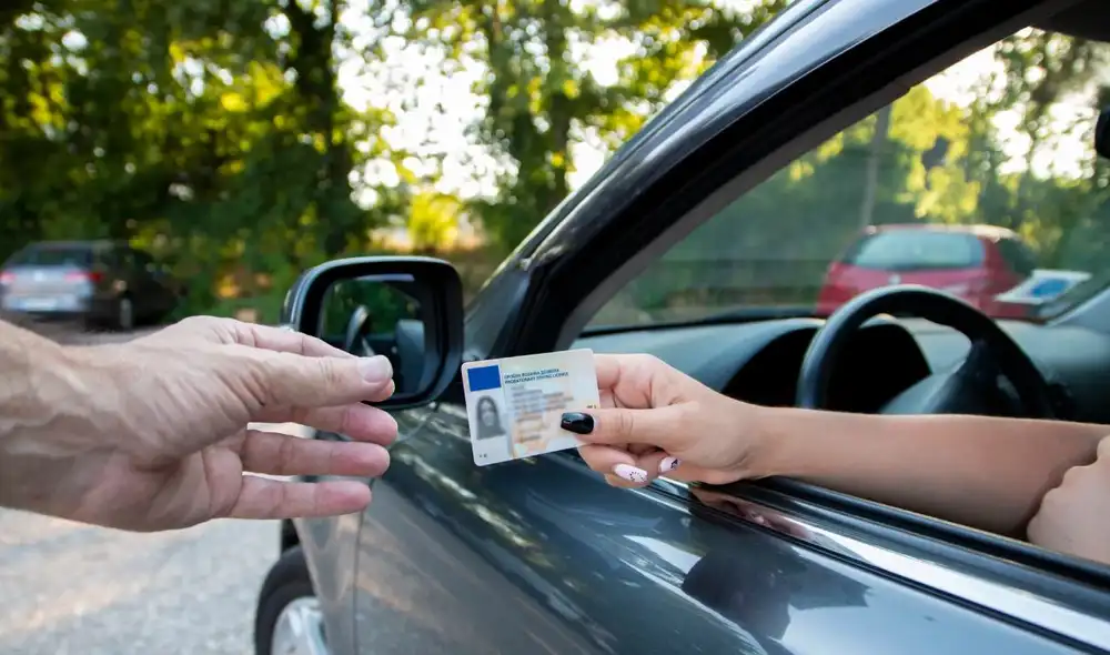 Conoce las tarifas de la licencia de conducir en Florida | Foto: Univisión Conoce las tarifas de la licencia de conducir en Florida | Foto: Univisión
