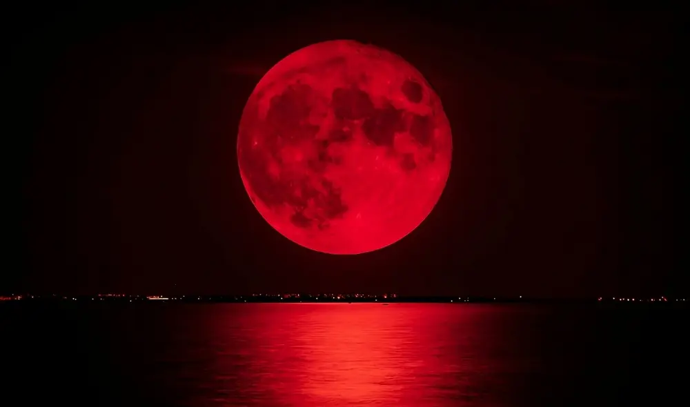 La Luna de Sangre llega a Florida este 14 de marzo de 2025. Foto: composición LR/EFE