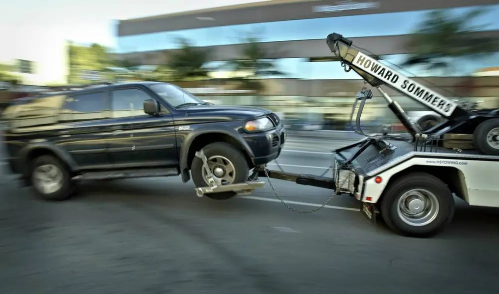 Las autoridades de California imponen sanciones severas por estacionarse en zonas restringidas. Foto: Los Angeles Times Las autoridades de California imponen sanciones severas por estacionarse en zonas restringidas. Foto: Los Angeles Times