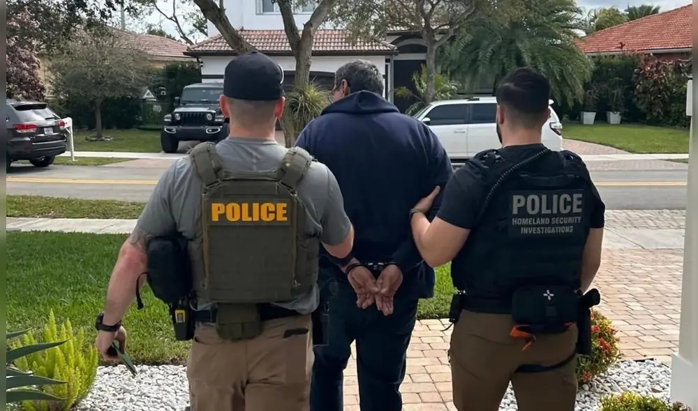 Missouri ofrece recompensa de 1000 dólares por identificar a inmigrantes indocumentados en EE. UU. Foto: Composición LR/EFE Missouri ofrece recompensa de 1000 dólares por identificar a inmigrantes indocumentados en EE. UU. Foto: Composición LR/EFE