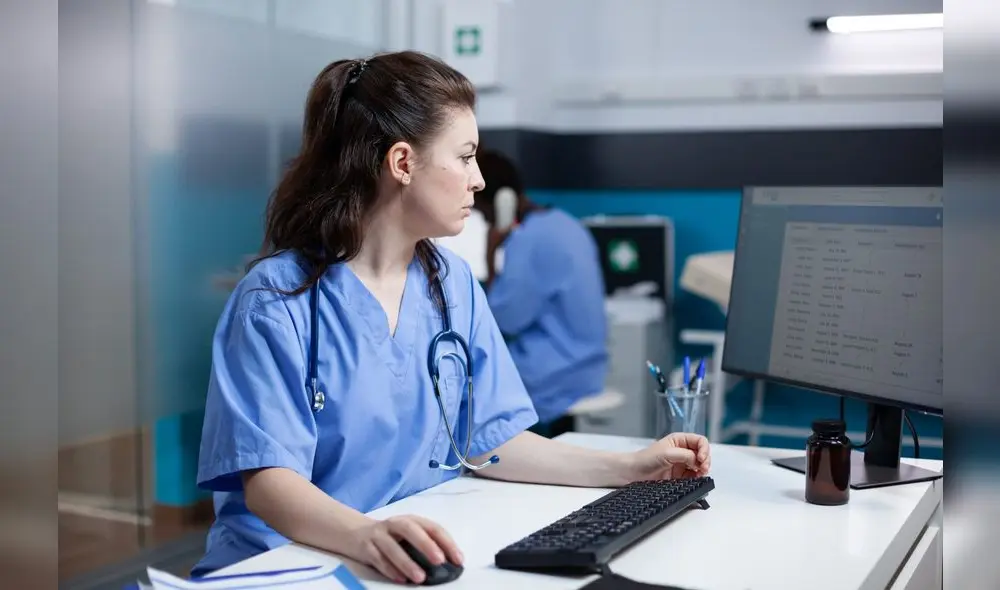 La enfermera fue acusada de acceder a información sensible sin el consentimiento de los involucrados. Foto: X