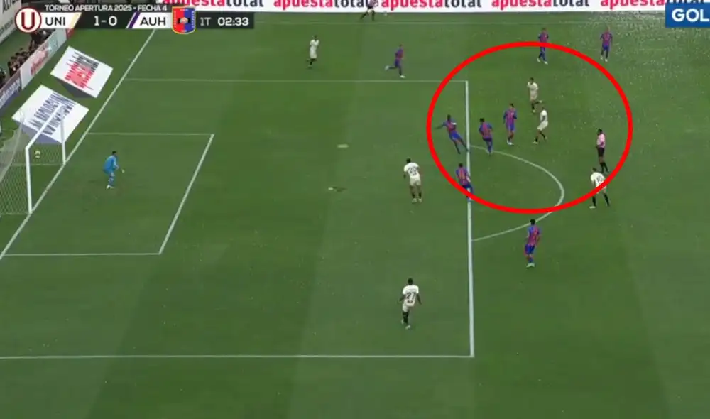 Edison Flores convirtió el primer tanto de Universitario ante Alianza Universidad. Foto: captura/GOLPERÚ