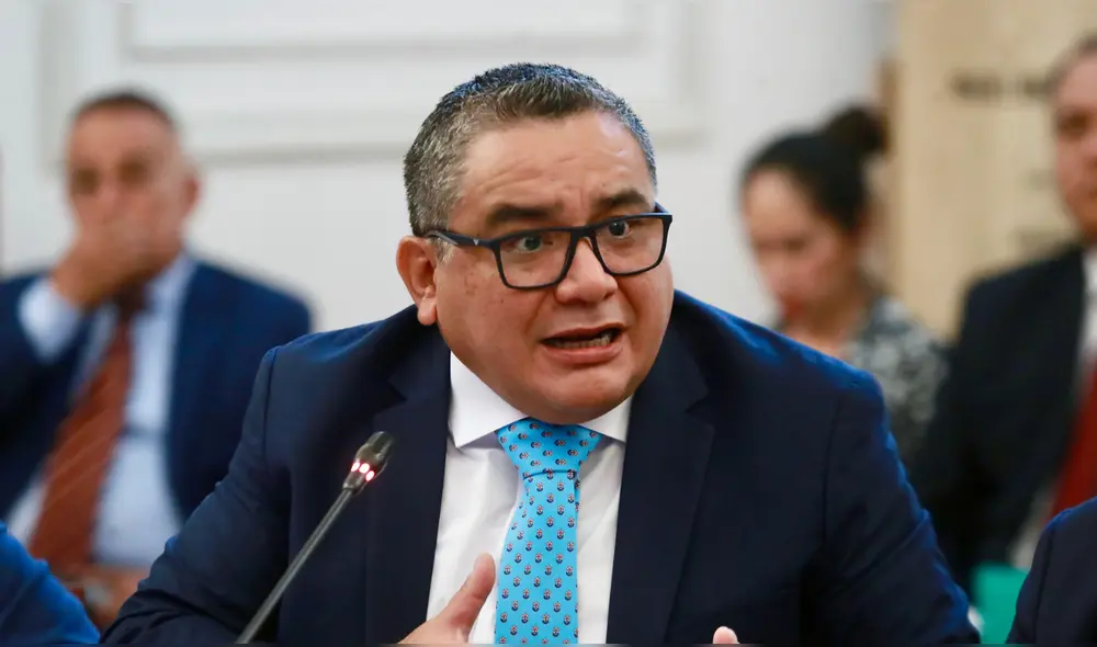 Santiváñez representó a los exagentes Miguel Salirrosas y Eber Juárez Moya, sentenciados por integrar una red criminal dedicada a la extorsión y el sicariato en Trujillo. | Foto: Mininter.