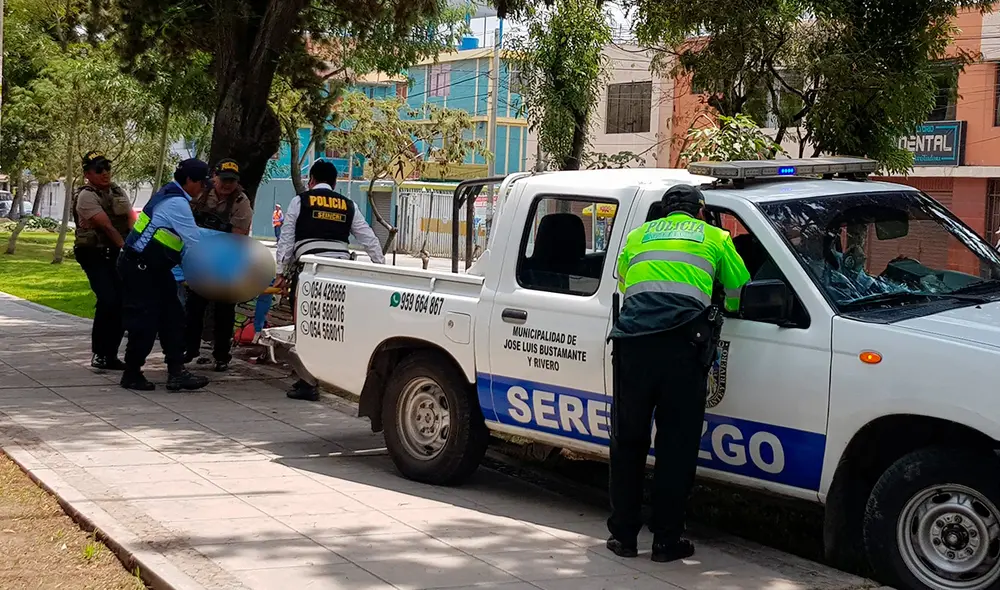 Cuerpo fue trasladado hasta la morgue para las diligencias.  Créditos: Wilder Pari / La República.