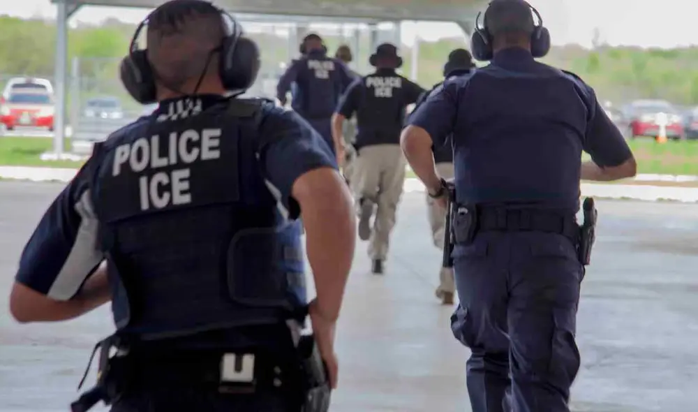 Texas se prepara para una aumento de operativos migratorios por ICE. Foto: CNN