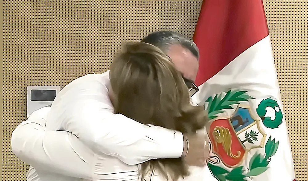 A capa y espada. Así defiende la presidenta Dina Boluarte a su ministro del Interior, Juan José Santiváñez. Foto: difusión