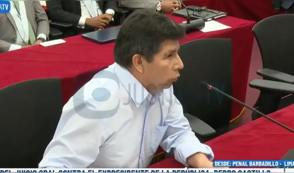 Pedro Castillo se identificó durante el inicio del juicio oral en su contra. Señaló no tener abogado y que se haga de conocimiento público su escrito. | Foto: Justicia TV.