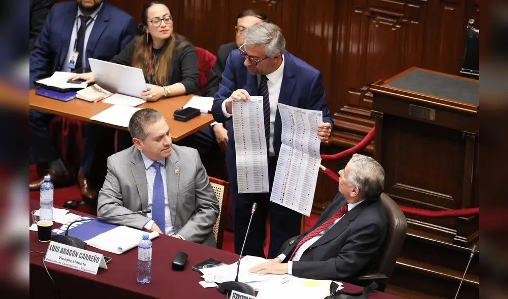 La cédula del 2026 serían bastante extensa para albergar un aproximado de 50 partidos. Foto: composición LR La cédula del 2026 serían bastante extensa para albergar un aproximado de 50 partidos. Foto: composición LR