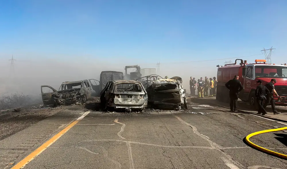 El siniestro, que ocurrió en la madrugada del sábado en Arizona, involucró un choque en cadena de al menos cinco vehículos. Foto: The New York Times