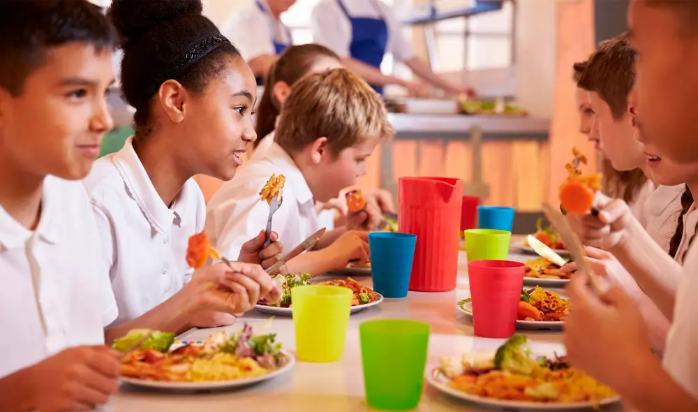 El proyecto de ley reintroducido por Kinkead y Davidson busca abordar la alarmante situación de 500,000 niños con inseguridad alimentaria en el estado. Foto: Univision El proyecto de ley reintroducido por Kinkead y Davidson busca abordar la alarmante situación de 500,000 niños con inseguridad alimentaria en el estado. Foto: Univision