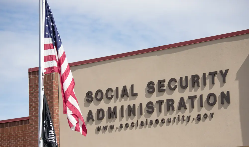 La Administración del Seguro Social (SSA) anunció ahorros y reducciones de costos por más de 800 millones de dólares para el año fiscal 2025. Foto: 2001 La Administración del Seguro Social (SSA) anunció ahorros y reducciones de costos por más de 800 millones de dólares para el año fiscal 2025. Foto: 2001