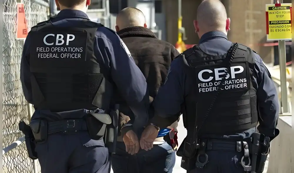 La Patrulla Fronteriza (CBP) es acusada de detener a migrantes con green card. Foto: Facebook CBP