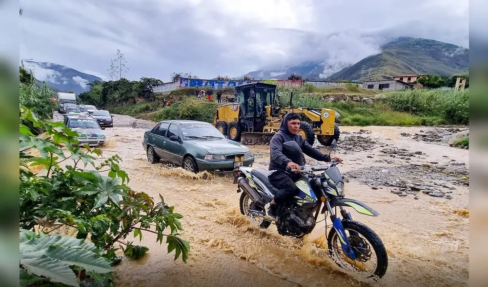 Hay alerta en 10 regiones del país por fuertes lluvias. Hay alerta en 10 regiones del país por fuertes lluvias.
