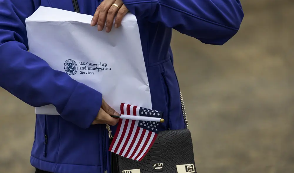 USCIS ofrece este formulario para establecer relaciones familiares válidas. La aprobación del I-130 es el primer paso, pero no garantiza la obtención de la residencia permanente. Foto: Newsweek