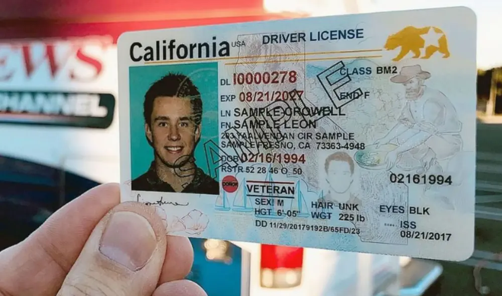 El DMV permite a los inmigrantes indocumentados obtener una licencia de conducir en California. Foto: Acceso Latino