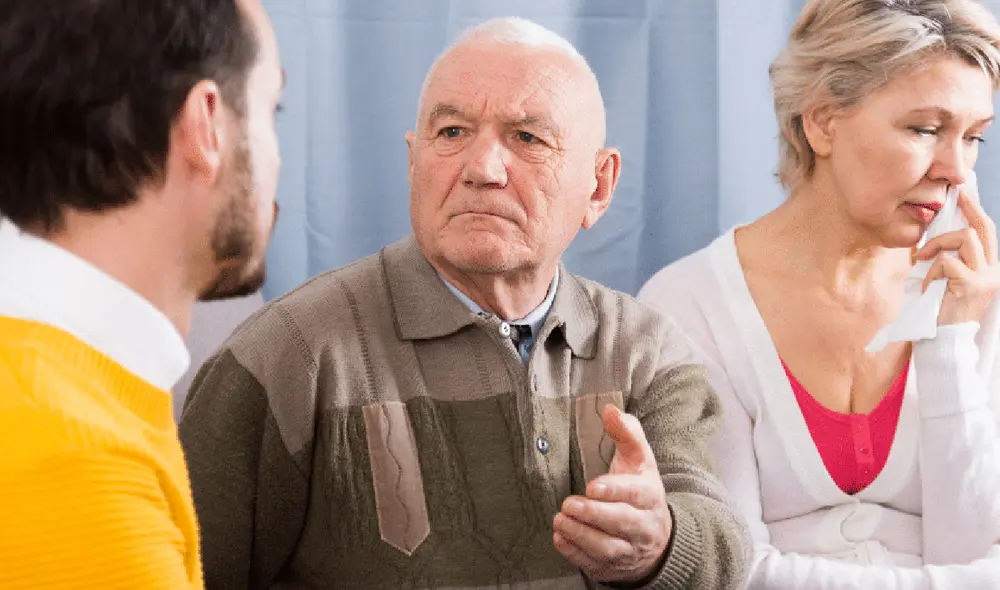 El programa Pensión 65 busca mejorar la calidad de vida de adultos mayores en pobreza extrema en Perú. Foto: composición LR/rúa de abuelo cómodo