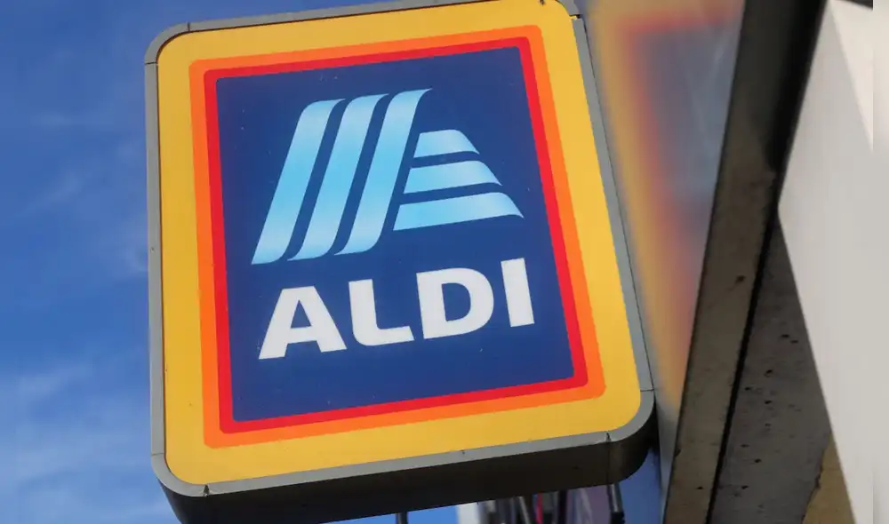 Aldi ofrece regalos exclusivos en la inauguración de su nueva tienda en Port St. Lucie, Florida. Foto: AFP