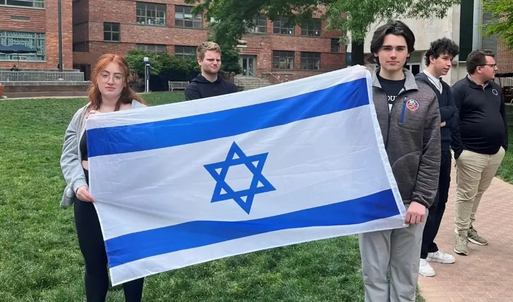 El Departamento de Educación investiga denuncias de acoso a judíos en universidades. La presión aumenta mientras las instituciones defienden su compromiso con la diversidad y la inclusión. Foto: Swissinfo