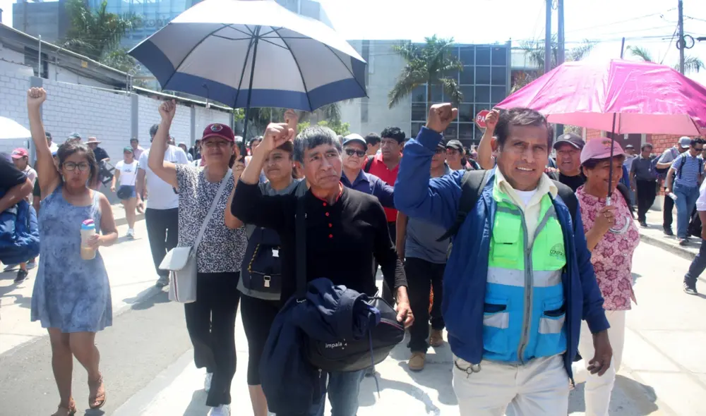 Extrabajadores de Doe Run denuncian la desidia de algunos funcionarios del Indecopi. Foto: Carlos Félix/La República