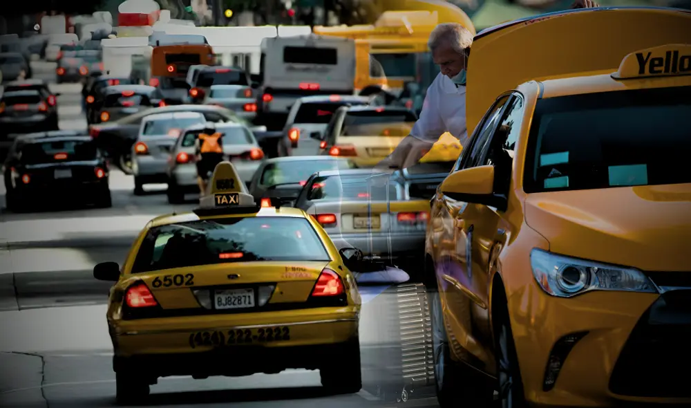 Conoce los requisitos del seguro CLCA en California y cómo acceder a una cobertura vehicular económica en 2025. Foto: composición LR/Los Angeles Times