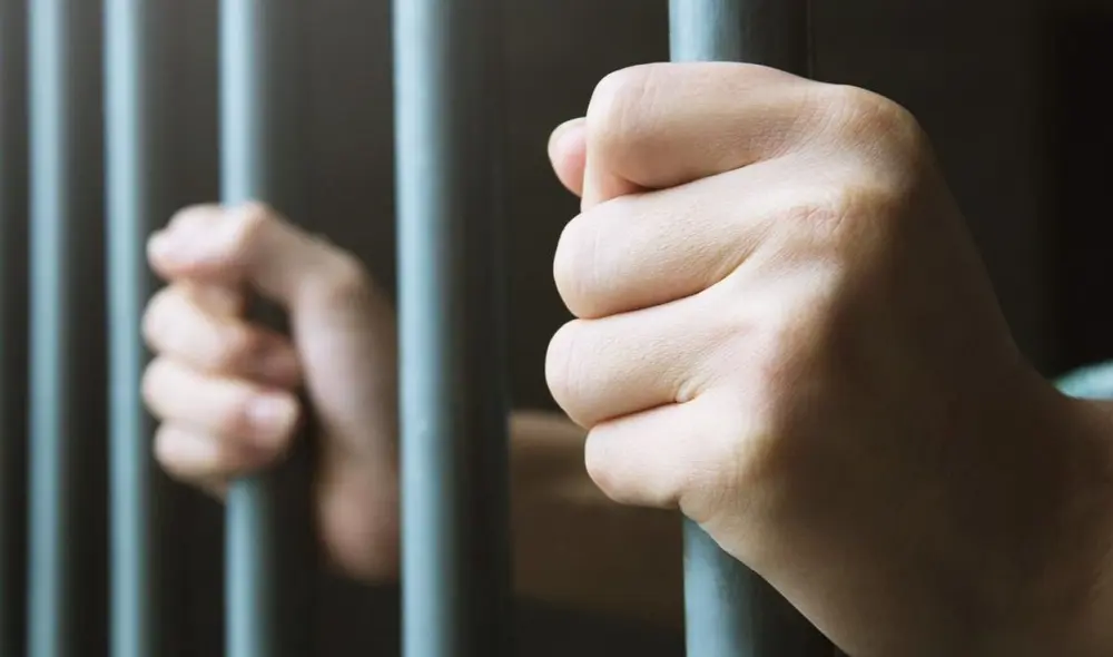 Surfista estadounidense terminó en una prisión de Venezuela. Foto: CNN