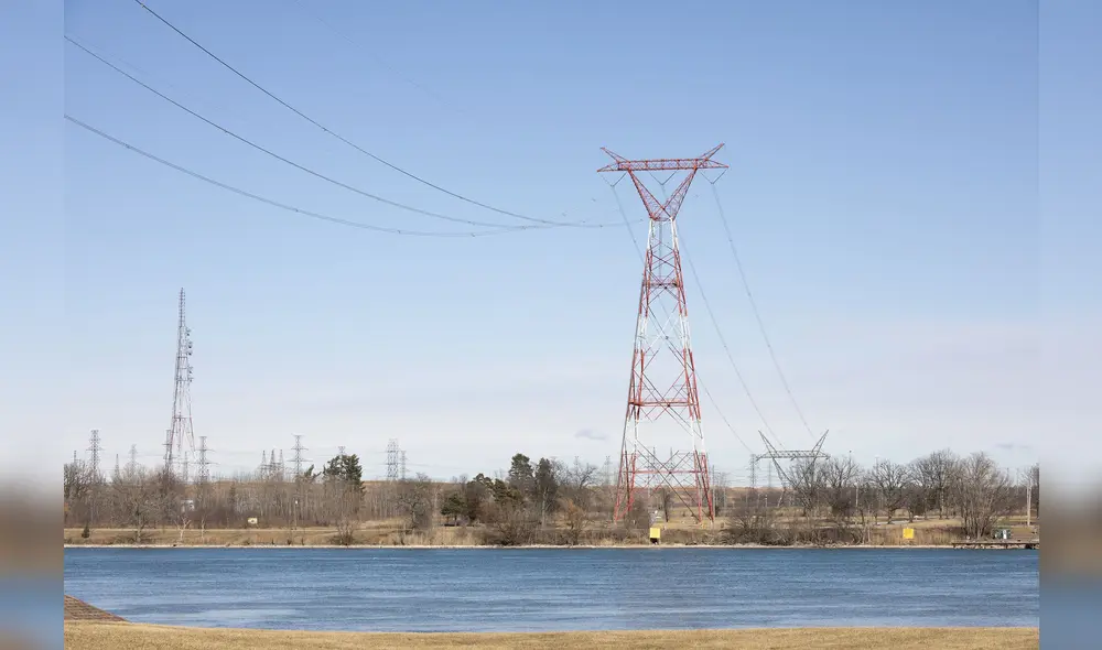 En 2024, Estados Unidos importó 33,2 millones de megavatios-hora (MWh) de electricidad, de los cuales 27,2 millones provinieron de Canadá. Foto: BBC En 2024, Estados Unidos importó 33,2 millones de megavatios-hora (MWh) de electricidad, de los cuales 27,2 millones provinieron de Canadá. Foto: BBC