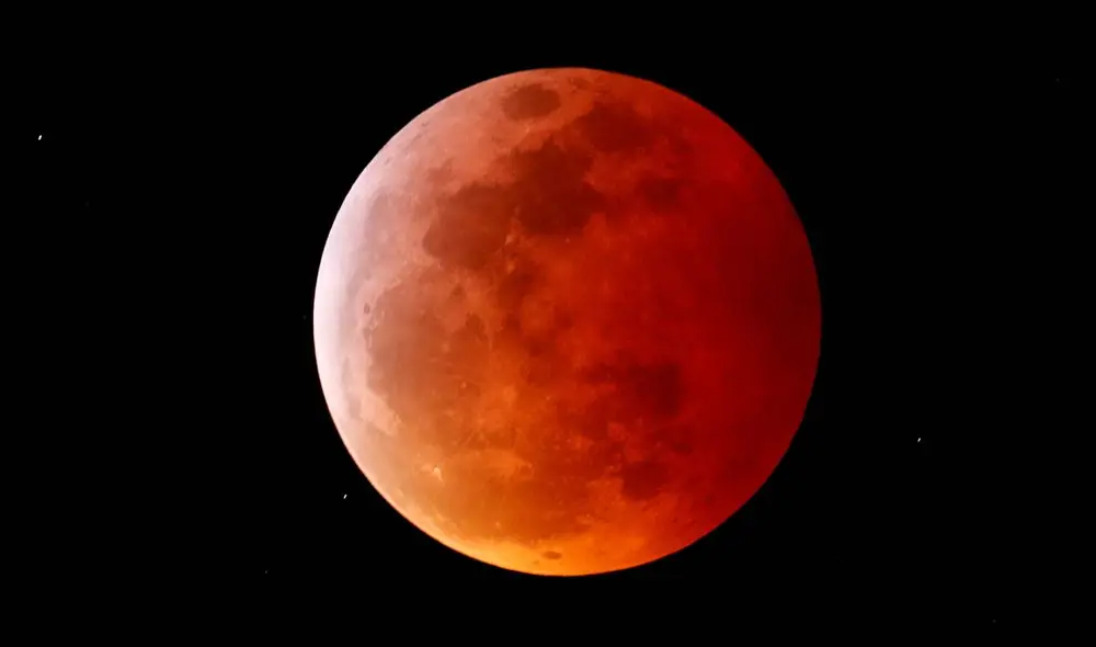 El eclipse lunar total transformará la luna en un color rojo cobrizo, un espectáculo que se podrá disfrutar en toda América. Foto: Infobae