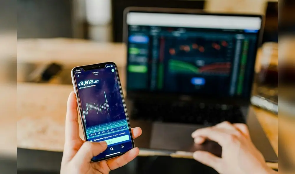 Inversores analizan activos alternativos en reunión de Conexa Financial Group como respuesta a la volatilidad del mercado tradicional. Fuente: Difusión Inversores analizan activos alternativos en reunión de Conexa Financial Group como respuesta a la volatilidad del mercado tradicional. Fuente: Difusión