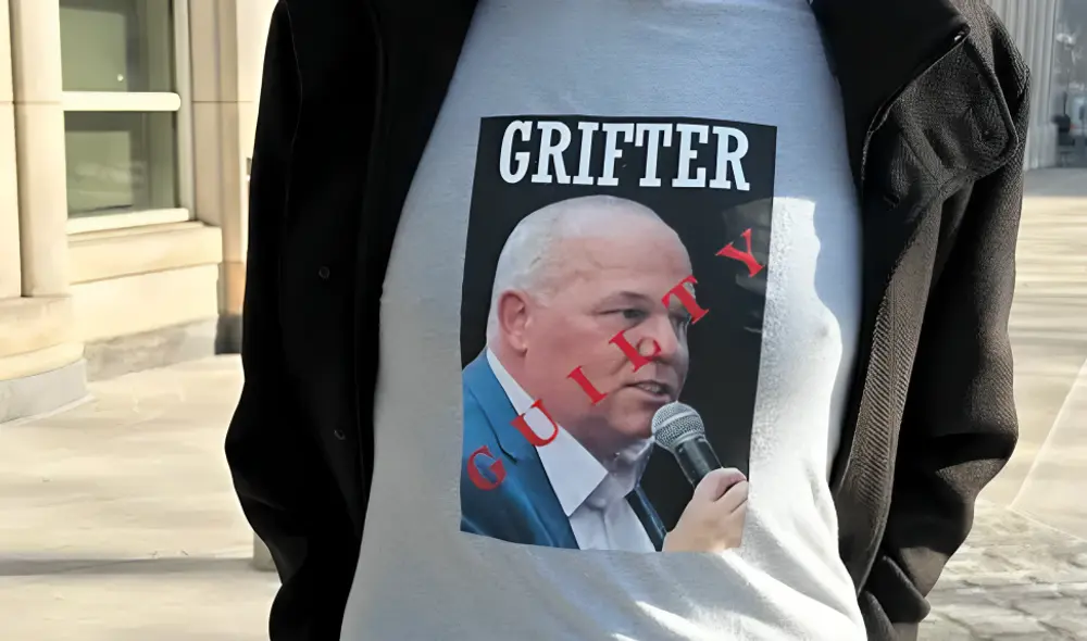 TJ Stone estafó al menos a 17 personas entre 2016 y 2022. Foto: New York Daily News