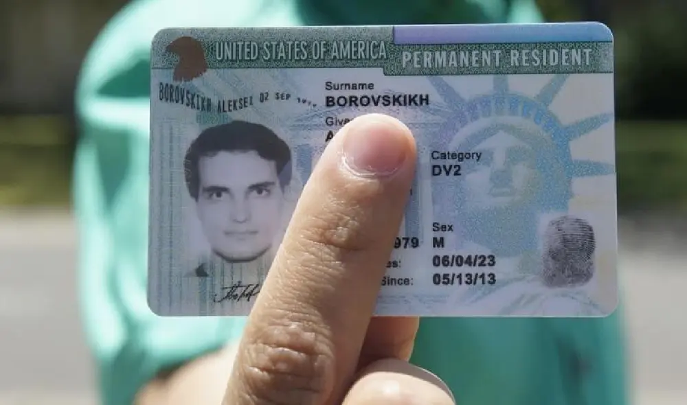 La Green Card permite vivir sin temor a la deportación y acceder a beneficios sociales en Estados Unidos. Foto: USCIS
