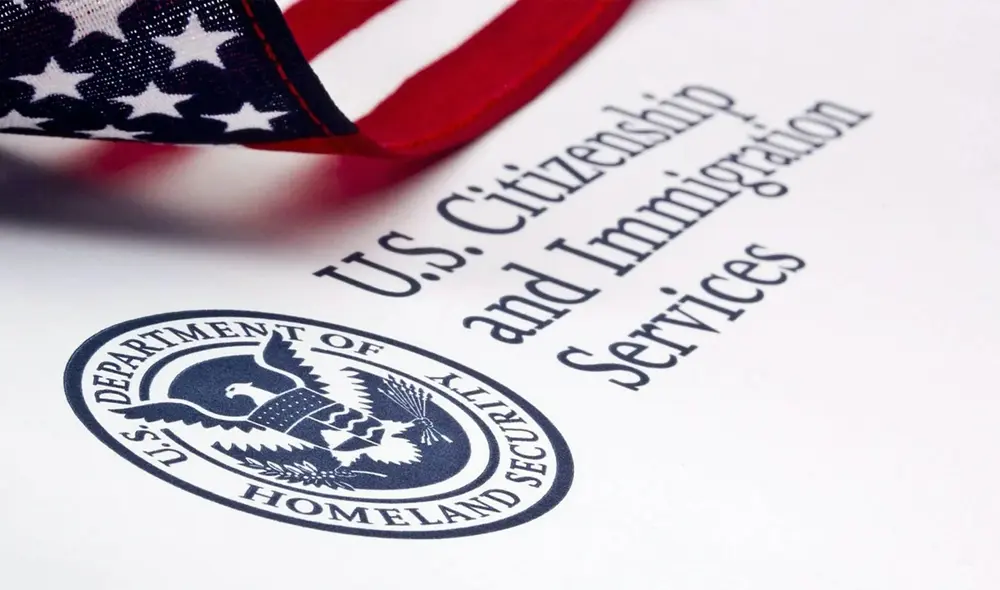 En EE. UU., los inmigrantes que desean trabajar legalmente deben obtener una autorización de empleo, crucial para acceder a diversas oportunidades laborales. Foto: USCIS