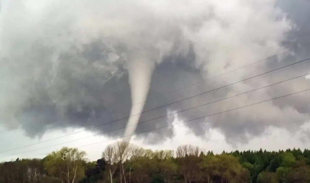 Aunque no son comunes, eventos recientes como el tornado EF0 en Pico Rivera generan preocupación sobre el cambio climático y sus efectos en el clima californiano. Foto: La Visión Aunque no son comunes, eventos recientes como el tornado EF0 en Pico Rivera generan preocupación sobre el cambio climático y sus efectos en el clima californiano. Foto: La Visión