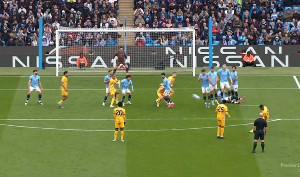 Pervis Estupiñán silenció el Etihad Stadium con un tremendo golazo de tiro libre. Foto: captura/ESPN
