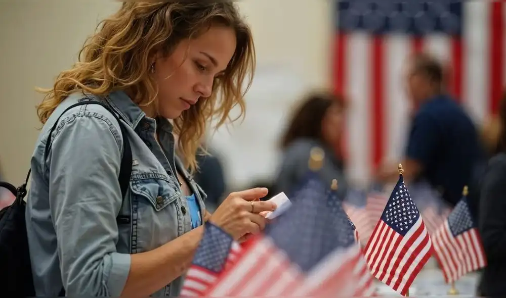 El USCIS hace hincapié en la necesidad de planificar con antelación y seguir las instrucciones detalladas del Formulario I-765 para prevenir retrasos en el proceso. Foto: difusión.