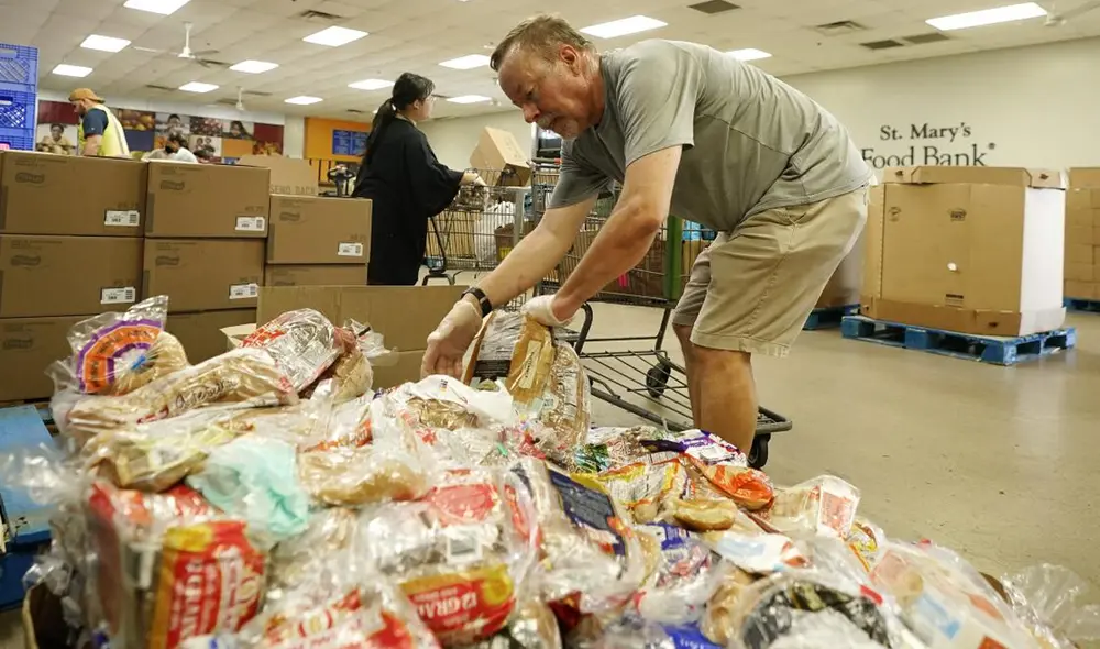 California entregó alimentos en marzo para los residentes sin importar su estatus migratorio. Foto: El País