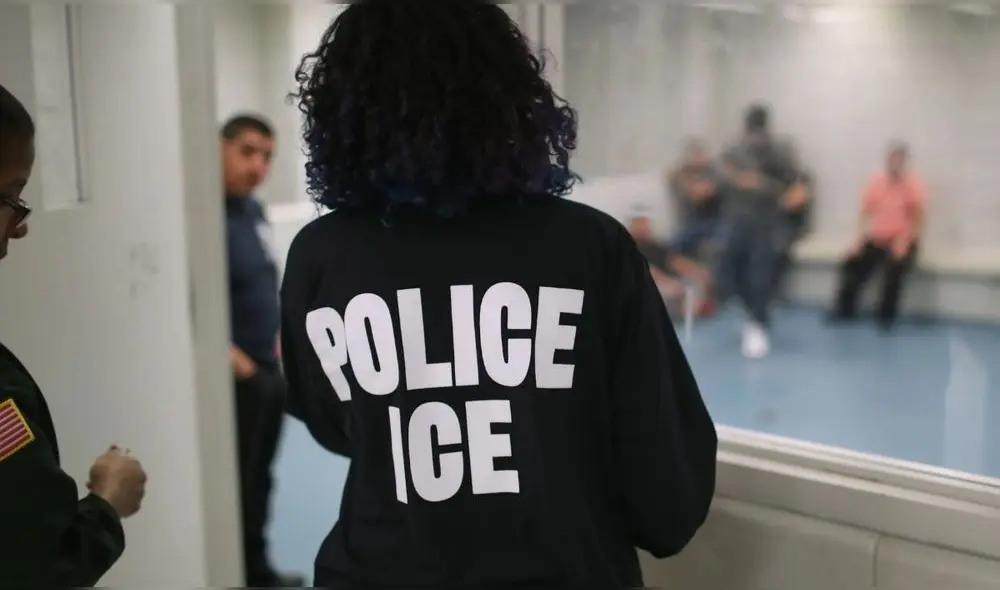 Según un informe de The New York Times, la administración de Donald Trump ha llevado a cabo 23.000 arrestos en el último mes, de los cuales 18.000 han resultado en deportaciones. Foto: difusión. Según un informe de The New York Times, la administración de Donald Trump ha llevado a cabo 23.000 arrestos en el último mes, de los cuales 18.000 han resultado en deportaciones. Foto: difusión.