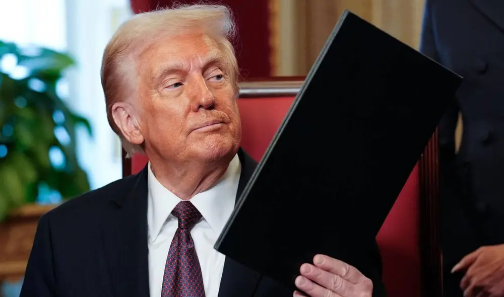 La Ley de Enemigos Extranjeros, promulgada en 1798, permite aprehender y deportar a extranjeros considerados amenaza. Foto: EFE