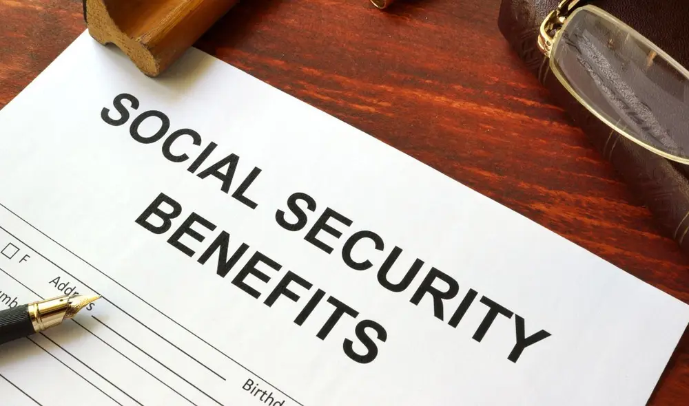 El Seguro Social en EE. UU. es fundamental para jubilados y personas con discapacidades, brindando ingresos mensuales para cubrir necesidades básicas como vivienda y atención médica. Foto: Trámites USA