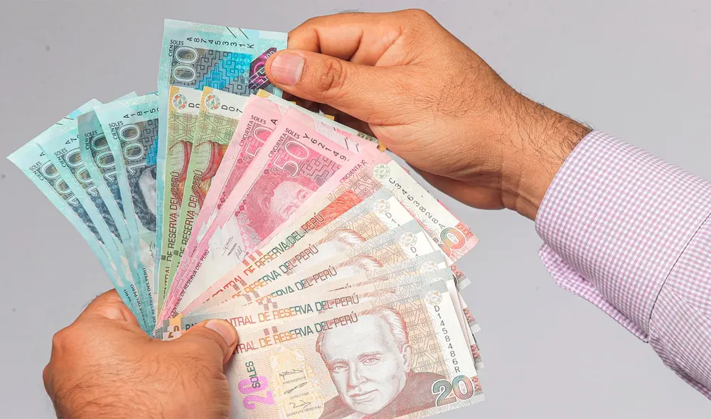 Peruanos reciben el pago de la CTS dos veces al año. Foto: Andina. Peruanos reciben el pago de la CTS dos veces al año. Foto: Andina.