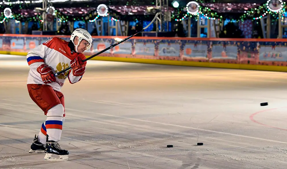 Putin aceptó un alto al fuego limitado de 30 días en Ucrania, que suspende ataques a infraestructuras energéticas, aunque advierte sobre el rearmamento ucraniano. Foto: AFP.