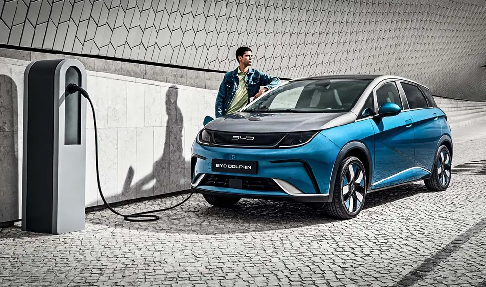 BYD presenta su nueva tecnología de carga ultrarrápida, que permite añadir 400 km de autonomía en solo cinco minutos. Este avance podría favorecer la adopción de coches eléctricos. Foto: BYD BYD presenta su nueva tecnología de carga ultrarrápida, que permite añadir 400 km de autonomía en solo cinco minutos. Este avance podría favorecer la adopción de coches eléctricos. Foto: BYD