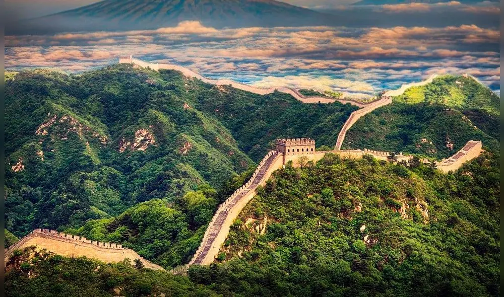 Con una longitud que supera los 21.000 kilómetros, la Gran Muralla es un símbolo de la fortaleza y de la ingeniería china. Foto: Descubrir.