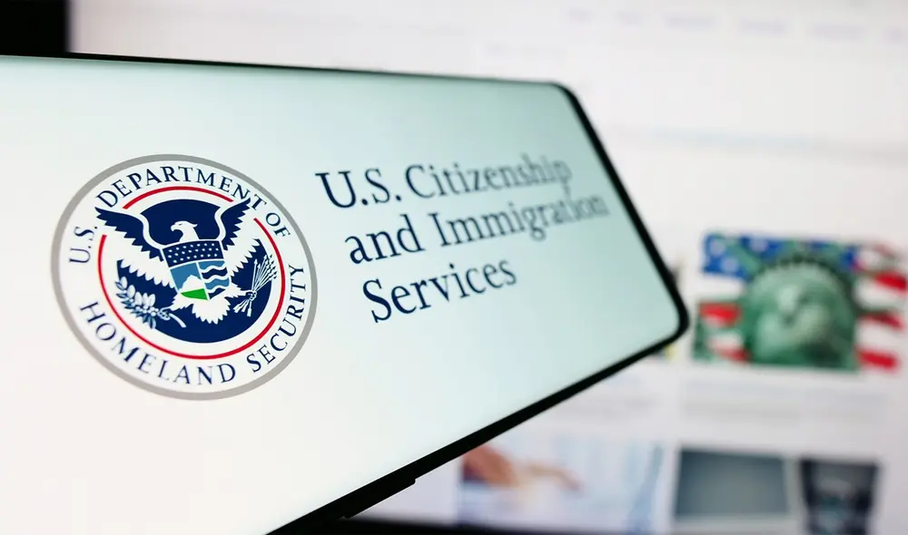 En Florida, muchos inmigrantes buscan la ciudadanía estadounidense a través del formulario clave para acceder a derechos como el voto y un pasaporte.  Foto: TV Azteca