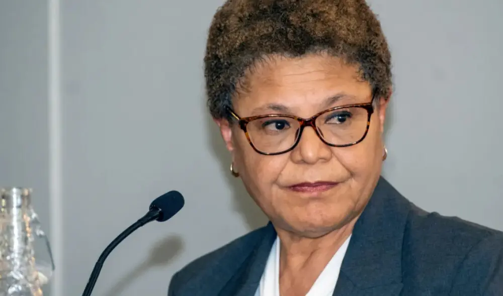 La alcaldesa Karen Bass deberá presentar un plan para abordar esta brecha antes del 21 de abril de 2025. Foto: Los Angeles Daily News La alcaldesa Karen Bass deberá presentar un plan para abordar esta brecha antes del 21 de abril de 2025. Foto: Los Angeles Daily News