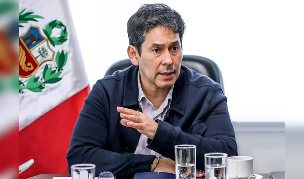 Julio Demartini labora como asesor en el Mincetur y percibe 15.600 soles mensuales. Foto: composición LR.