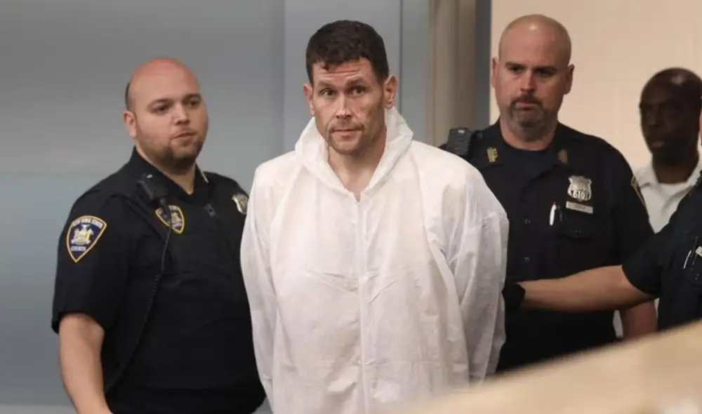 Jack Miller, de 75 años, había denunciado la desaparición de su hijo antes de ser asesinado. La comunidad honra su memoria con banderines negros en señal de luto. Foto: Newsday Jack Miller, de 75 años, había denunciado la desaparición de su hijo antes de ser asesinado. La comunidad honra su memoria con banderines negros en señal de luto. Foto: Newsday